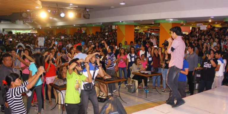 Nash Aguas, BUM Team Graces LCC Mall Legazpi “Kaogmahan Midnight Sale”