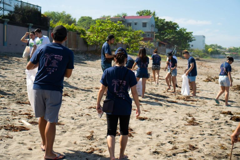 Leave nothing but your footprint: Reef makes a pledge for cleaner beaches